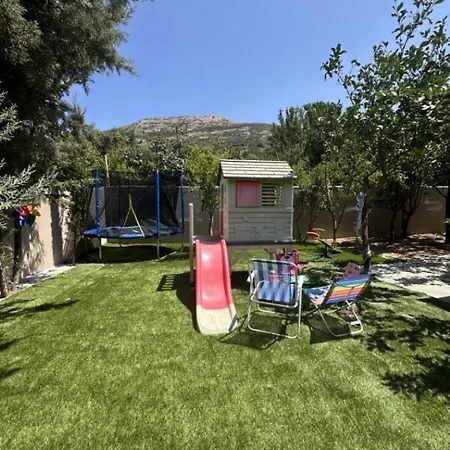 Villa Yerodabelo Traditional Family Mansion