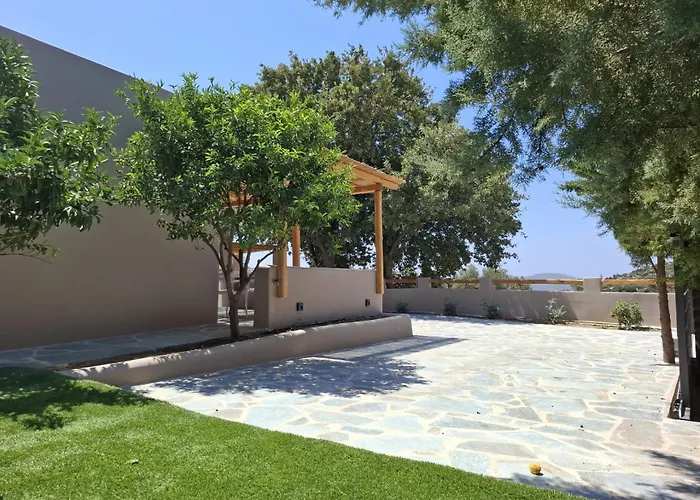 Вилла Yerodabelo Traditional Family Mansion *